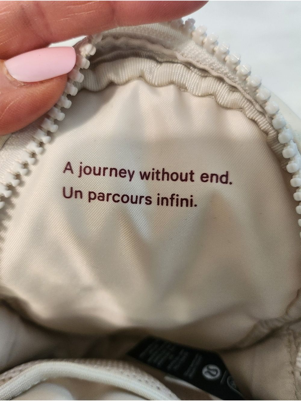 Lululemon Team  Canada Olympic Legacy Crossbody Bag - Picture 3 of 11